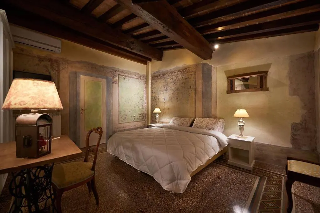 Apartment Art Suite Pandolfini Florence